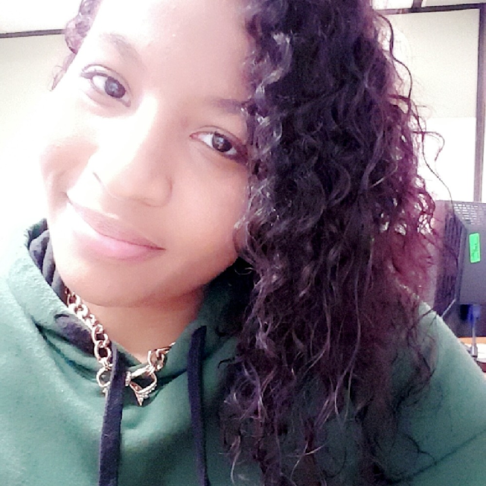 Meet your Posher, Valecia